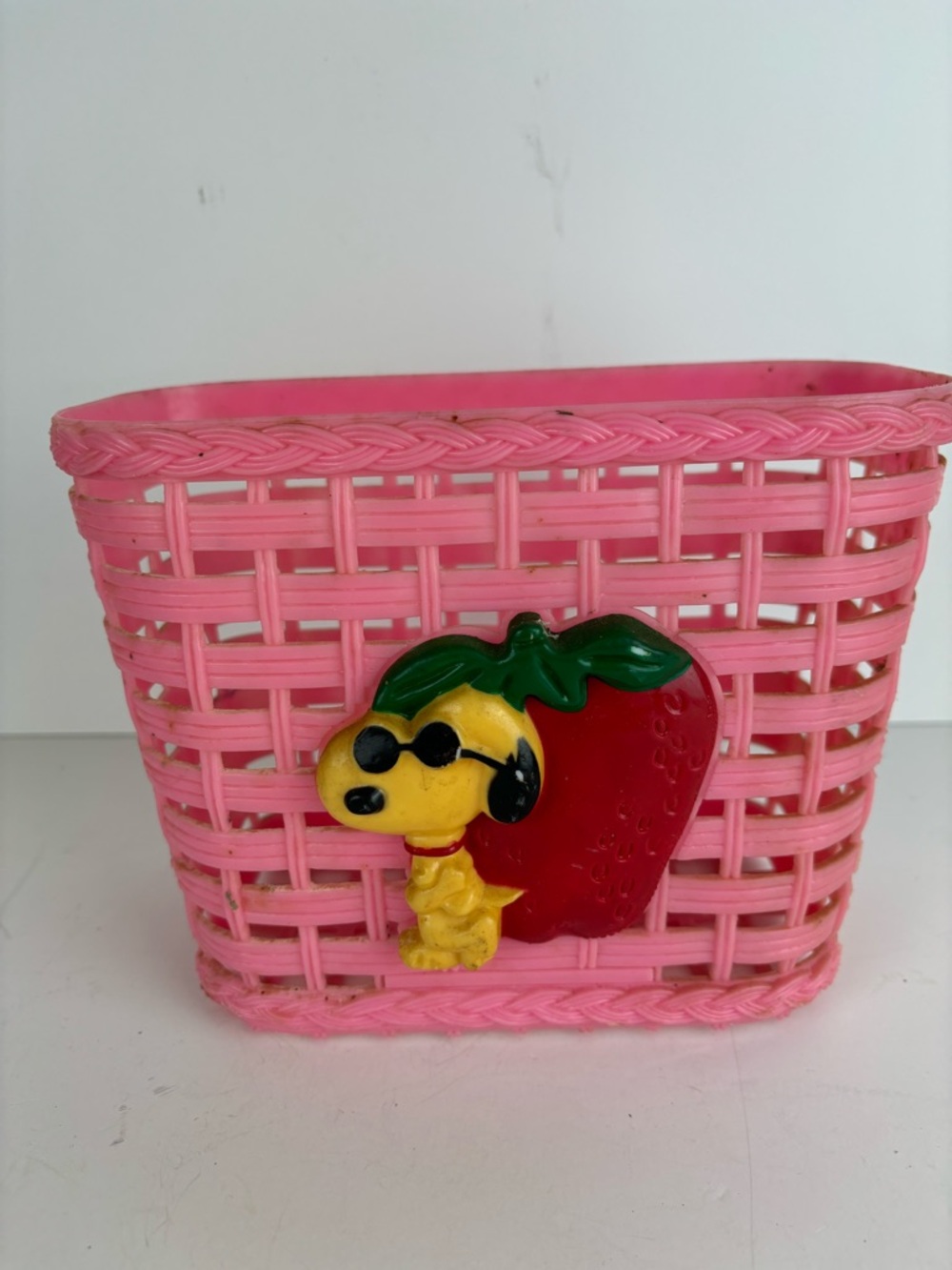 Vintage Peanuts Snoopy Pink Plastic Bicycle Basket-Strawberry/Cool Joe